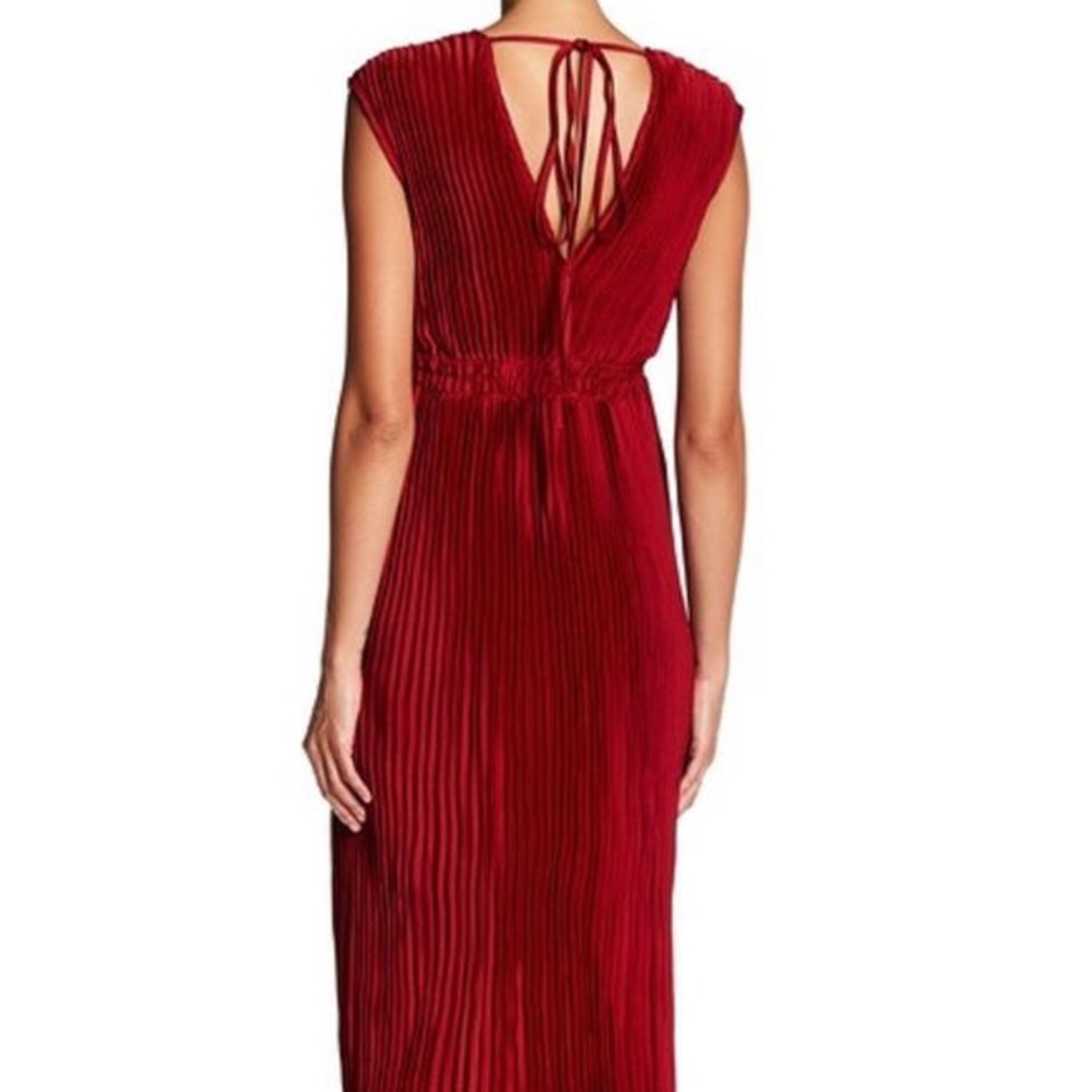 Romeo & Juliet Couture Red Cocktail Maxi Dress